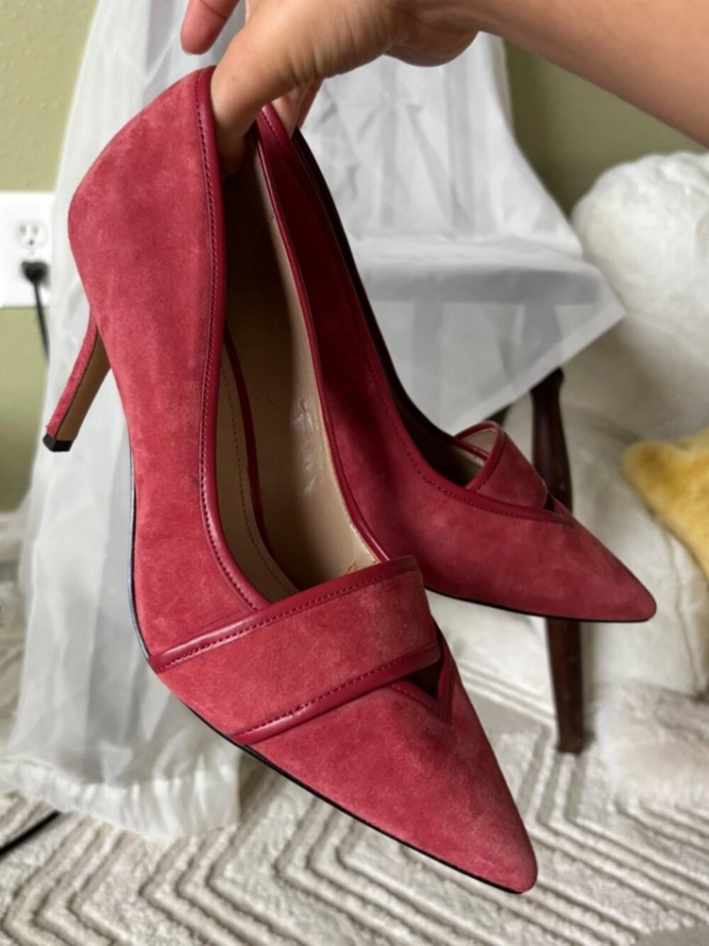 Y2K White House Black Market Pink Faux Suede Pumps